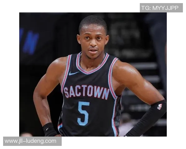 德阿隆福克斯:从新秀到领袖的成长之路与未来展望 德阿隆福克斯:从新秀到领袖的成长之路与未来展望